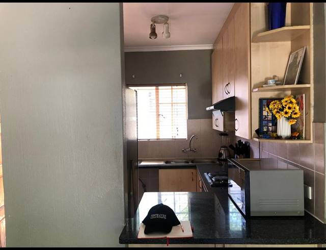 2 BEDROOM HOUSE FOR SALE IN WILGEHEUWEL
